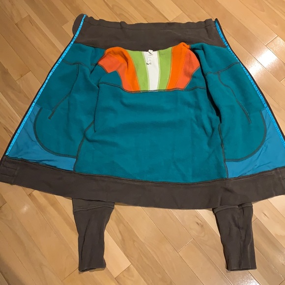Lululemon Brown Scuba Hoodie Igloo Sunrise pattern - Size 10 - Picture 6 of 16